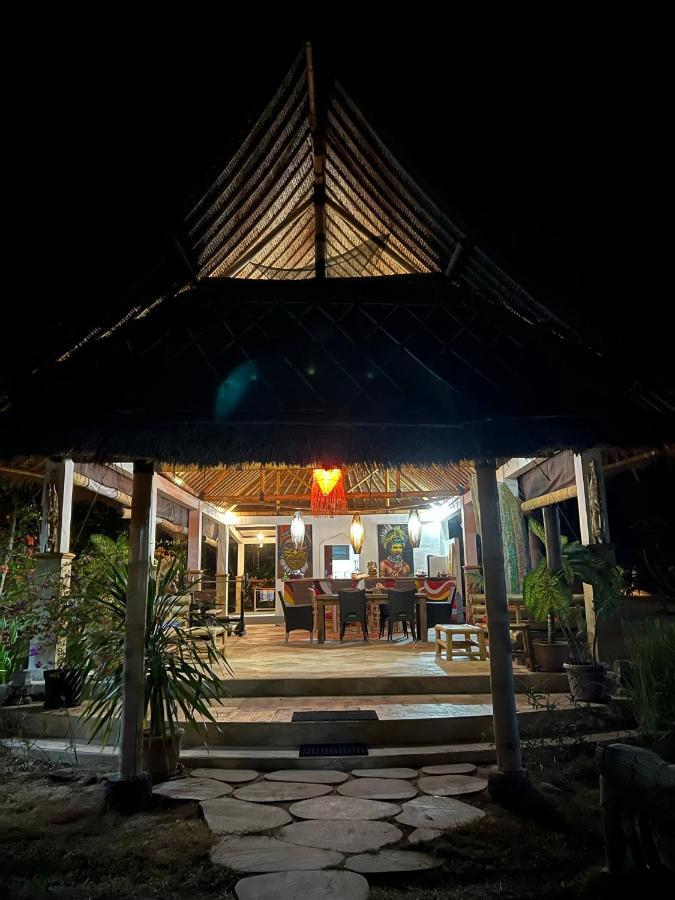 The Papalagi Resort Gili Gede Экстерьер фото