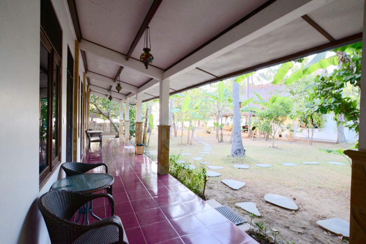 The Papalagi Resort Gili Gede Экстерьер фото