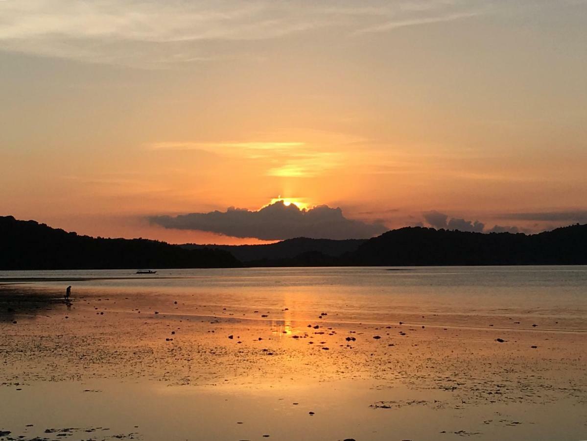 The Papalagi Resort Gili Gede Экстерьер фото